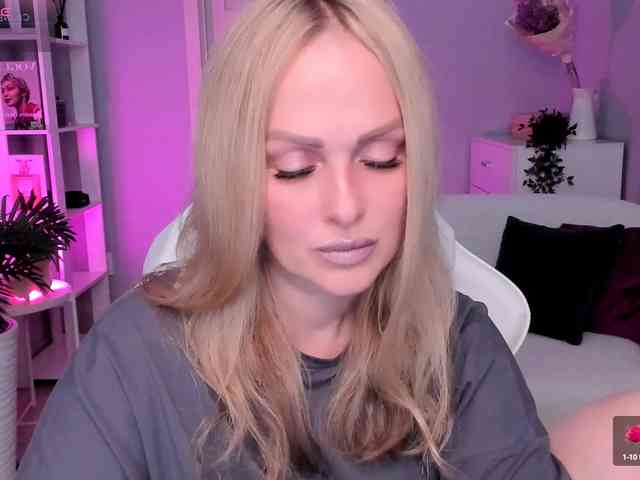 LibbyNora webcam