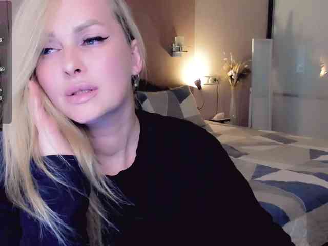 LibbyNora webcam