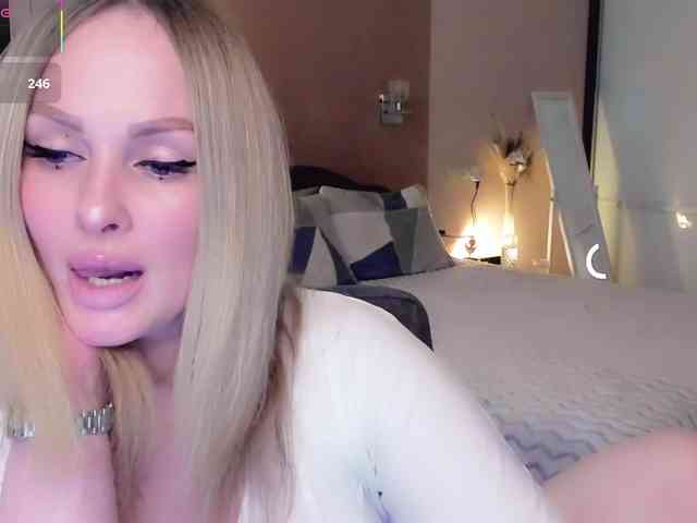 LibbyNora webcam