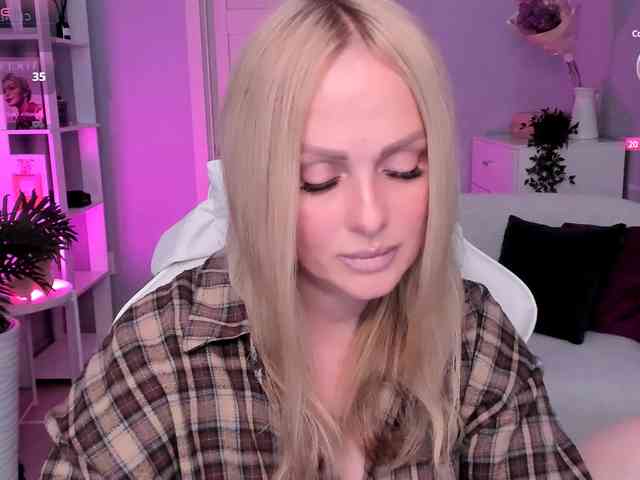 LibbyNora webcam