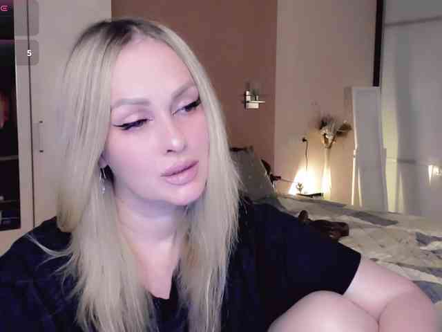 LibbyNora webcam