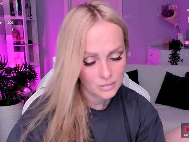 LibbyNora webcam