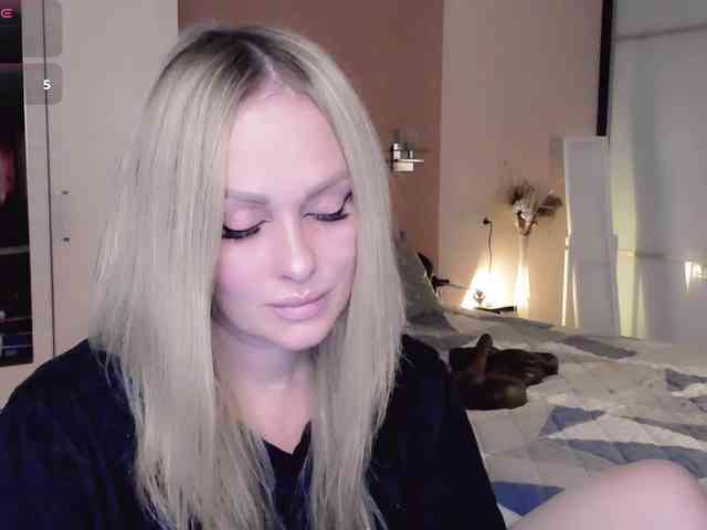 LibbyNora webcam