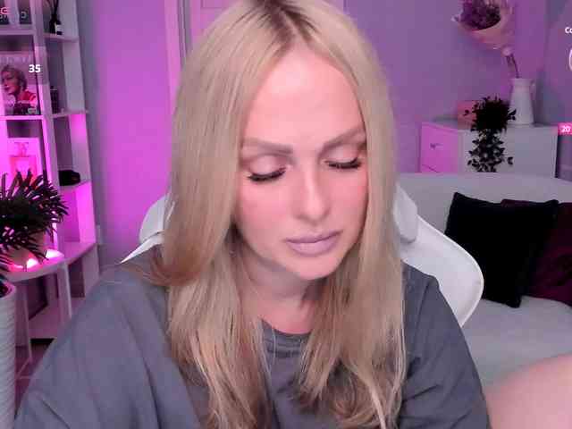 LibbyNora webcam
