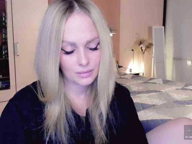 LibbyNora webcam