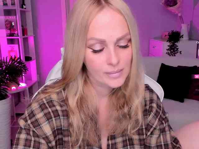 LibbyNora webcam