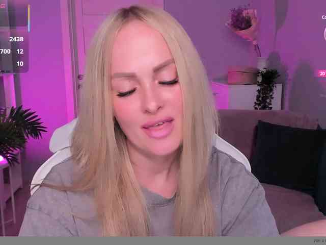 LibbyNora webcam