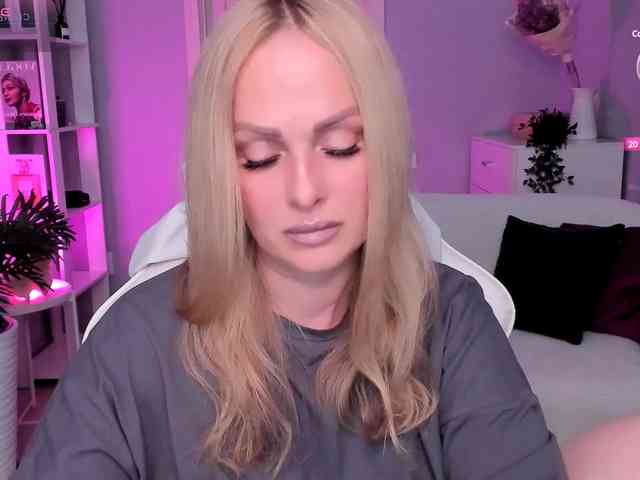 LibbyNora webcam