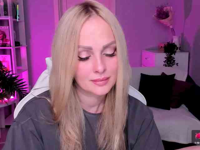 LibbyNora webcam