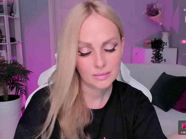 LibbyNora webcam