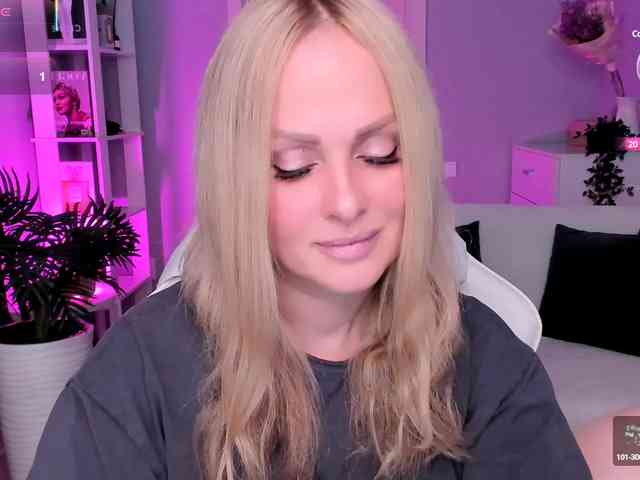 LibbyNora webcam