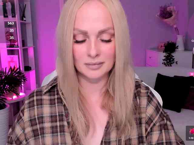 LibbyNora webcam