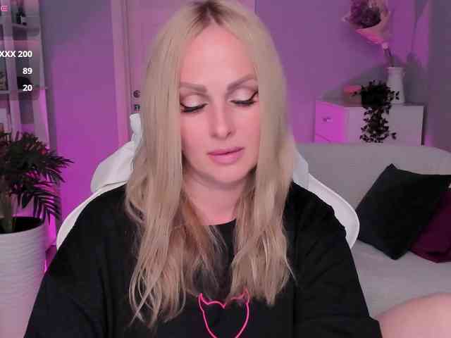 LibbyNora webcam