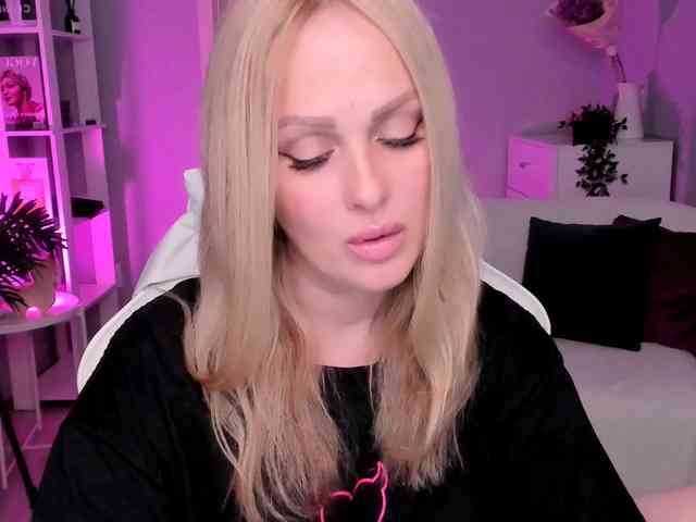 LibbyNora webcam
