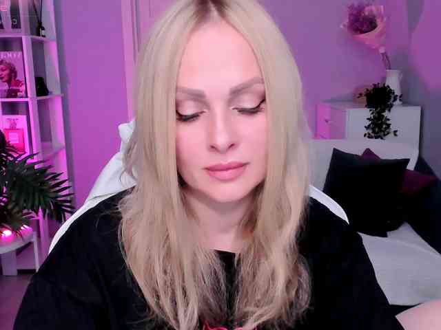 LibbyNora webcam