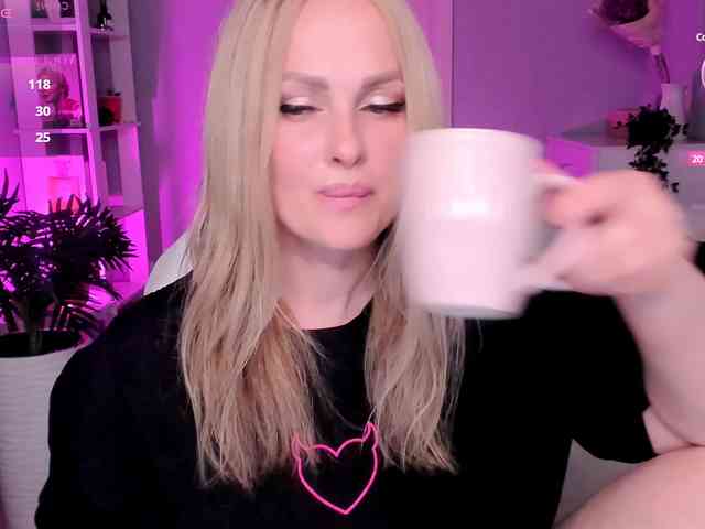 LibbyNora webcam