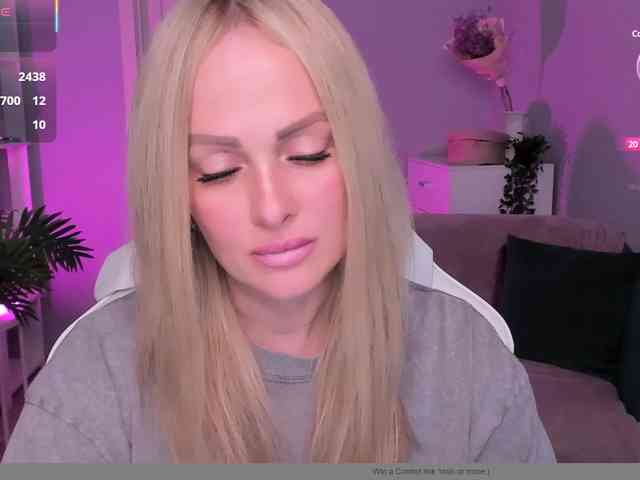 LibbyNora webcam