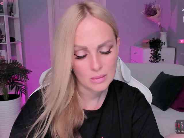 LibbyNora webcam