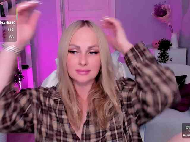 LibbyNora webcam