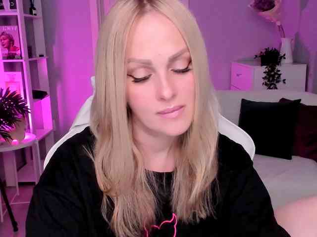 LibbyNora webcam