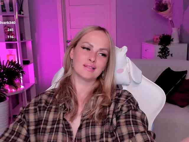 LibbyNora webcam