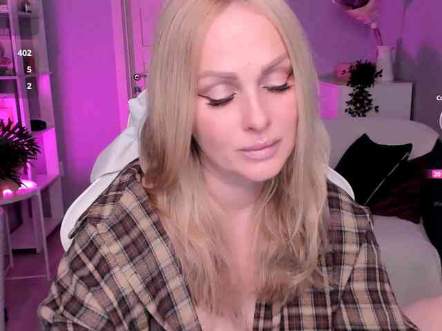 LibbyNora webcam