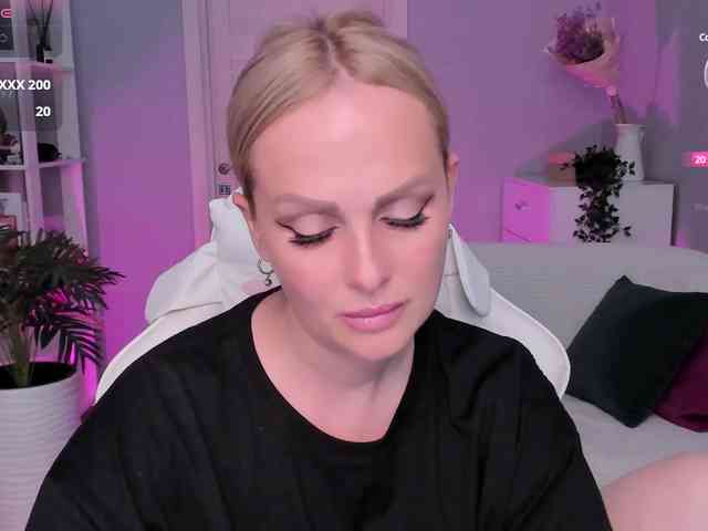 LibbyNora webcam