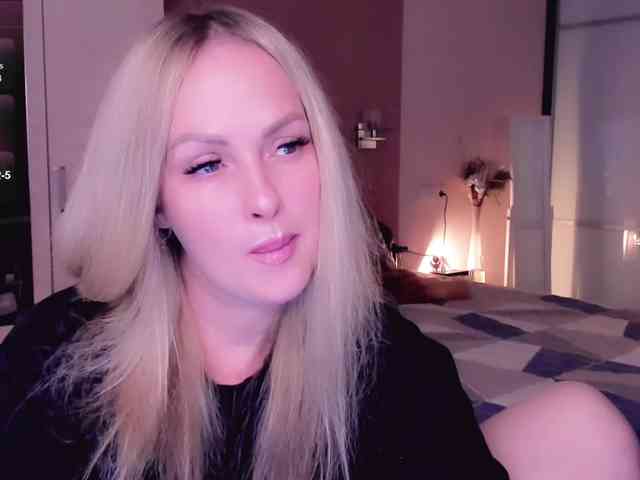 LibbyNora webcam