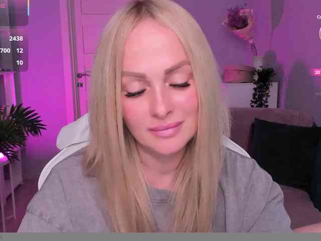 LibbyNora webcam