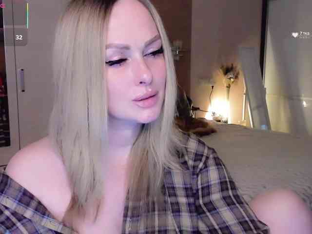 LibbyNora webcam