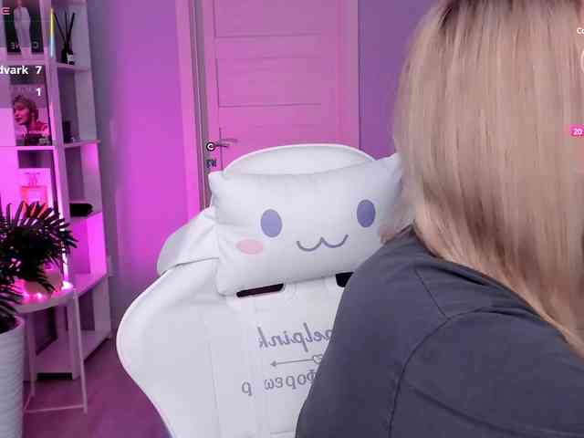 LibbyNora webcam