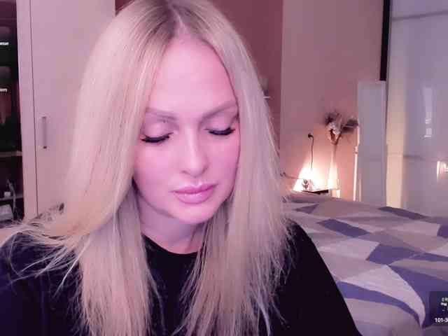 LibbyNora webcam