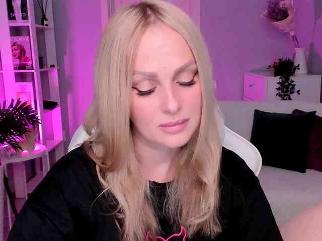 LibbyNora webcam