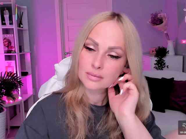 LibbyNora webcam