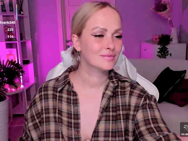 LibbyNora webcam