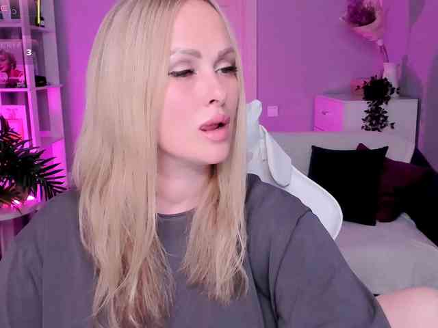 LibbyNora webcam