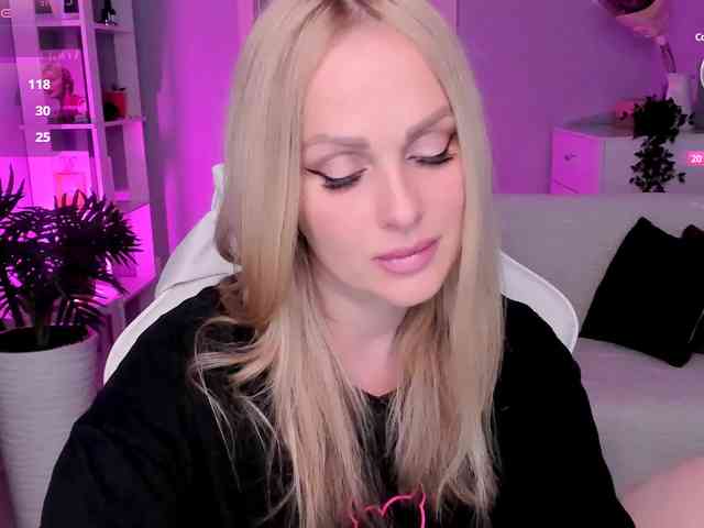 LibbyNora webcam