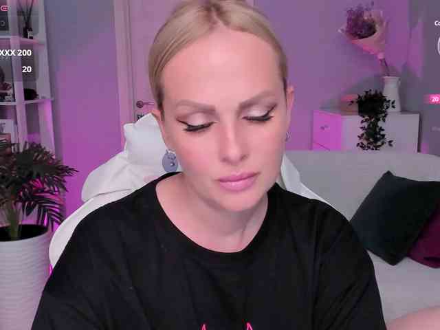 LibbyNora webcam