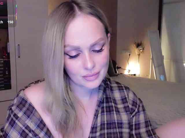 LibbyNora webcam