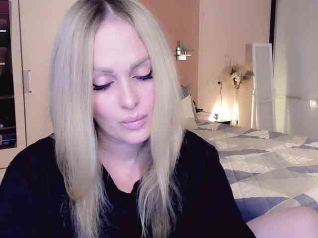 LibbyNora webcam