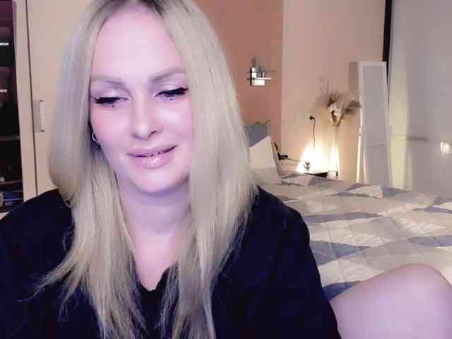 LibbyNora webcam