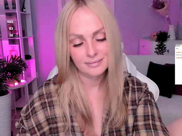 LibbyNora webcam