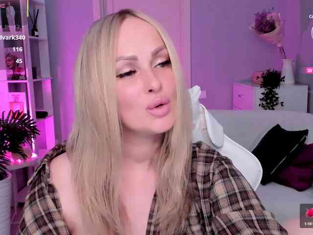 LibbyNora webcam