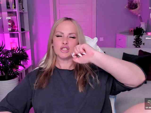 LibbyNora webcam