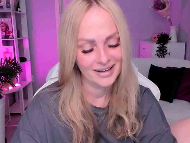 LibbyNora webcam