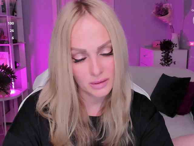 LibbyNora webcam