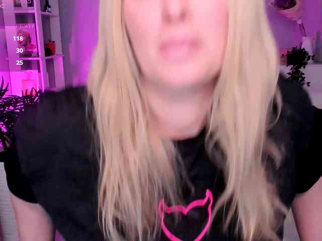 LibbyNora webcam