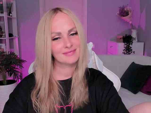 LibbyNora webcam