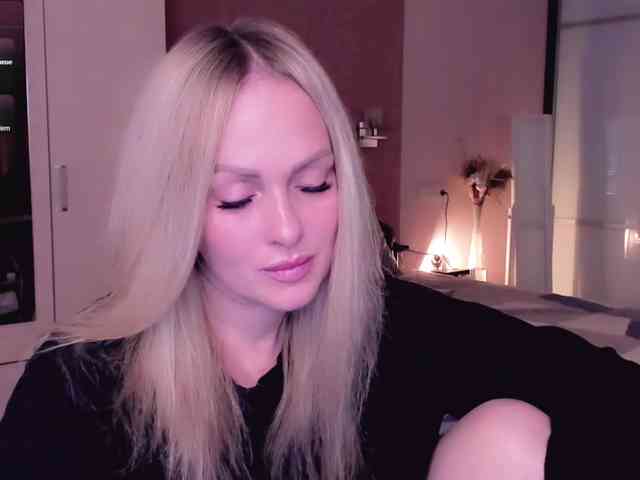 LibbyNora webcam