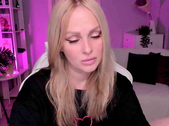 LibbyNora webcam
